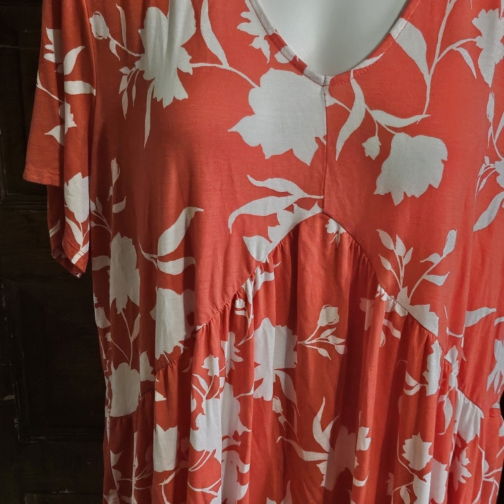 Lane Bryant Floral Swing Tee Dark Coral Size 22/24 - Picture 6 of 9
